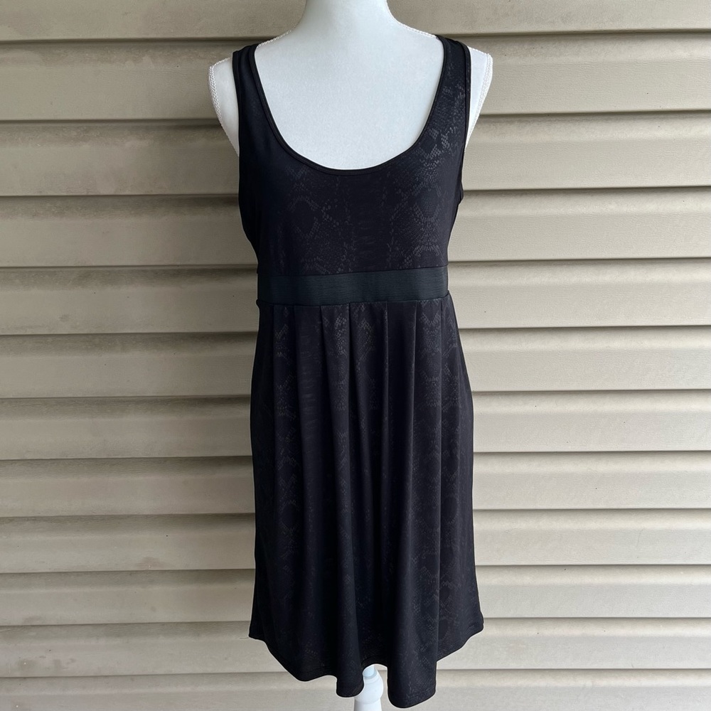 𝅺•Express• Sleeveless Black Snakeskin Print Dress - Size Large
